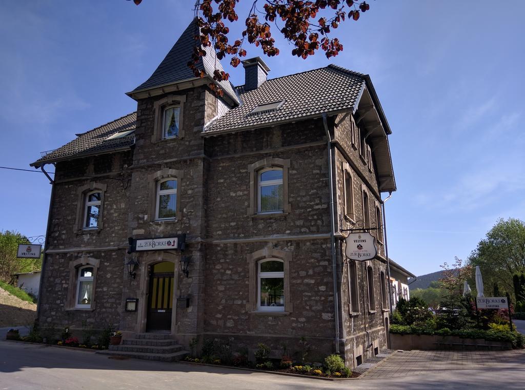 Hotel Zur-Borke Neuenrade Exterior photo