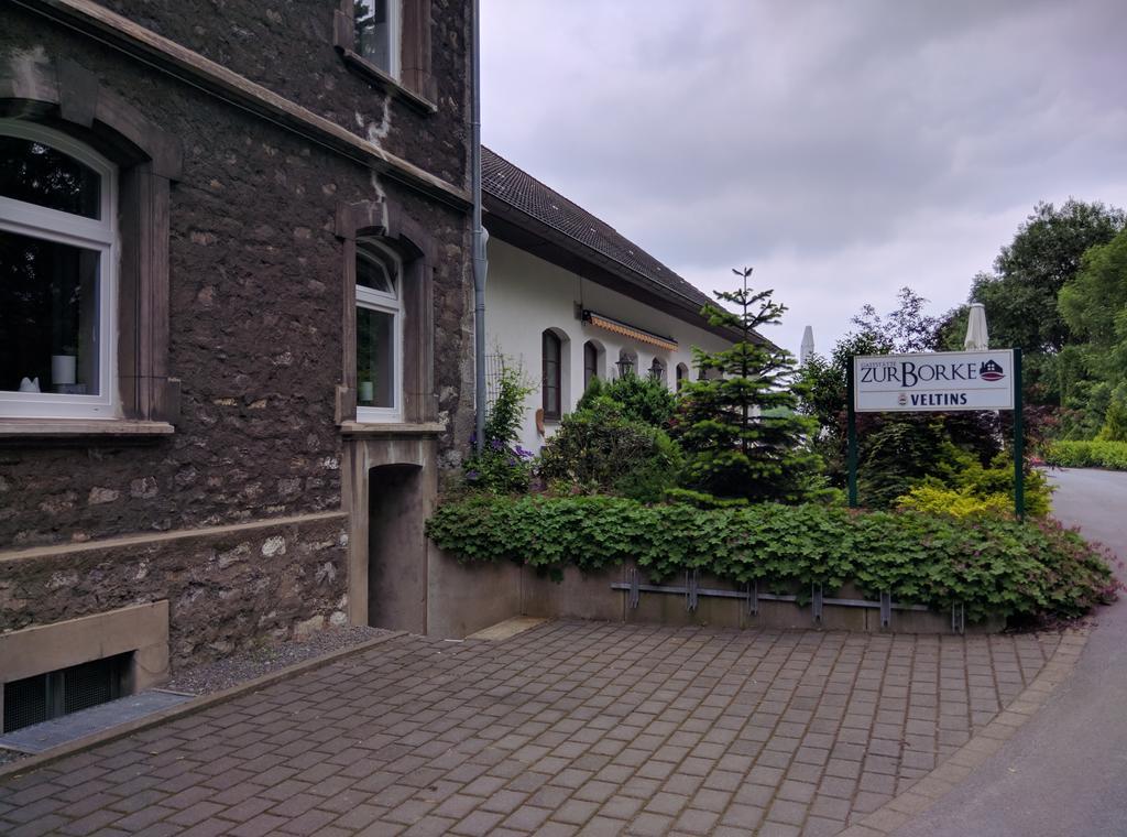Hotel Zur-Borke Neuenrade Exterior photo