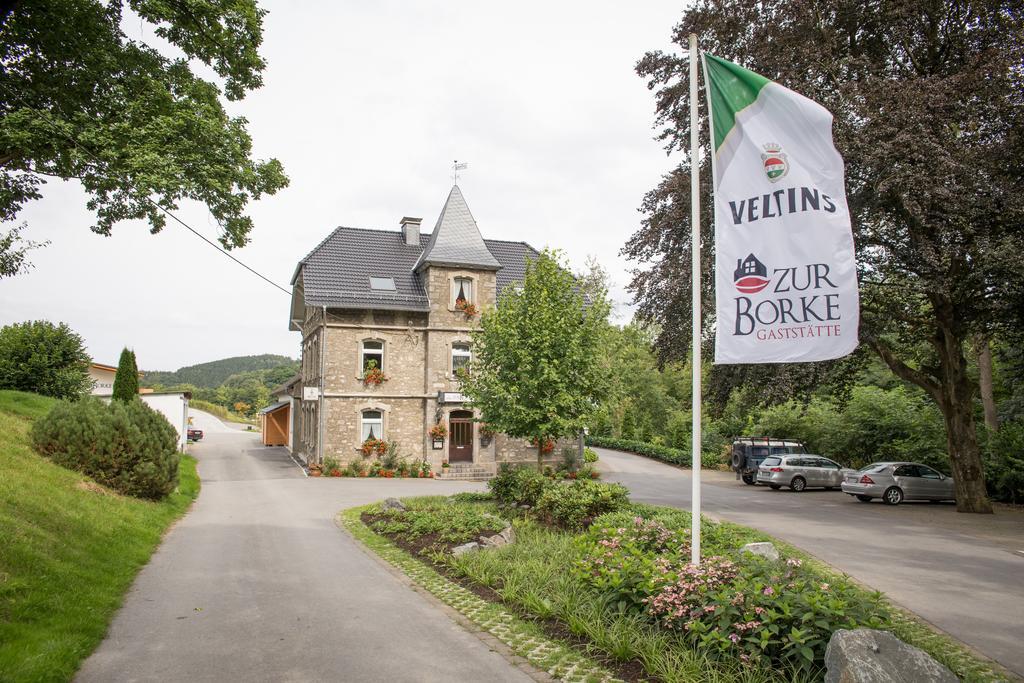 Hotel Zur-Borke Neuenrade Exterior photo
